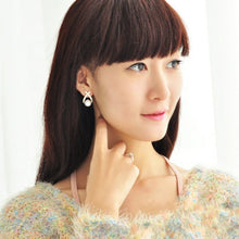 Load image into Gallery viewer, Simulated Pearl Drop Earrings