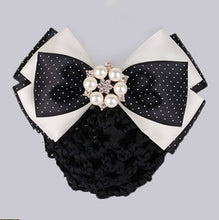 Load image into Gallery viewer, Bow Pearl Tie