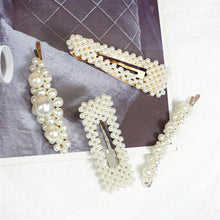 Load image into Gallery viewer, Decorative Fresh Pearl Hair Clip