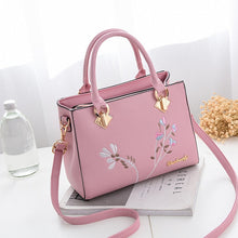 Load image into Gallery viewer, Leather Hand Bag