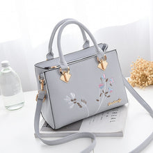 Load image into Gallery viewer, Leather Hand Bag