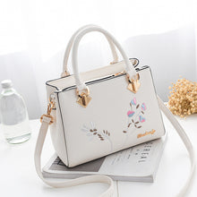 Load image into Gallery viewer, Leather Hand Bag
