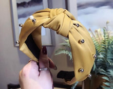Load image into Gallery viewer, Knotted Center Hairband
