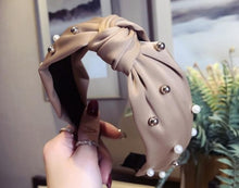 Load image into Gallery viewer, Knotted Center Hairband